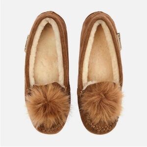 New with Tags BearPaw Genuine Suede Leather “Erika” Pom-Pom Moccasins